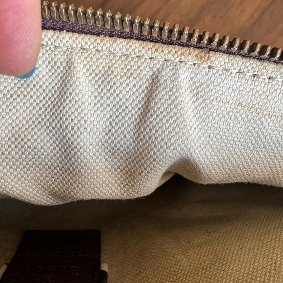 GUCCI COURIER ZIP BUM BAG WITH APPLIQUÉS - Picture 11 of 16